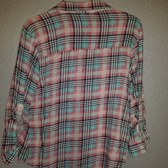 Button up shirt - Picture 2 of 3